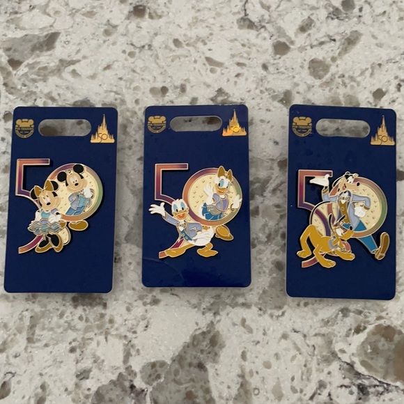 Disney 50th Anniversary Set - Picture 4 of 6